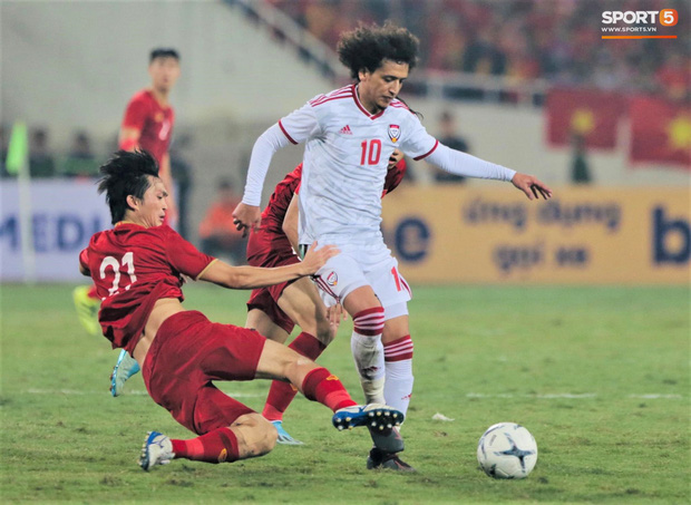 Đôi chân pha lê Tuấn Anh vô hiệu hóa cầu thủ UAE hay nhất châu Á - Ảnh 4.