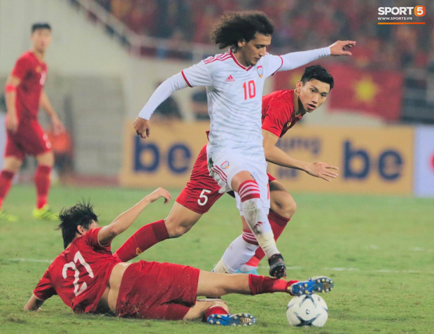 Đôi chân pha lê Tuấn Anh vô hiệu hóa cầu thủ UAE hay nhất châu Á - Ảnh 5.