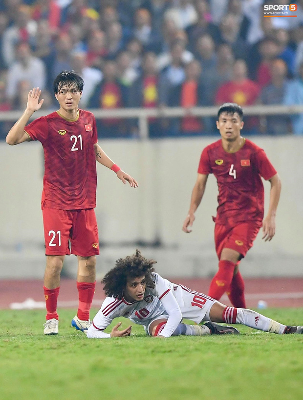 Đôi chân pha lê Tuấn Anh vô hiệu hóa cầu thủ UAE hay nhất châu Á - Ảnh 7.