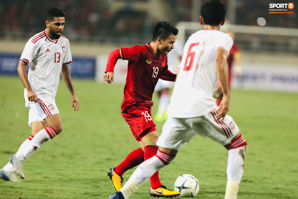 Không trực tiếp ghi bàn, Quang Hải vấn khiến hậu vệ UAE phải khiếp sợ với đôi chân ma thuật - Ảnh 3.