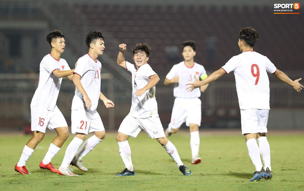 Đàn em Xuân Trường tỏa sáng, U19 Việt Nam thắng nhẹ Mông Cổ tại Vòng loại U19 Châu Á 2020 - Ảnh 4.