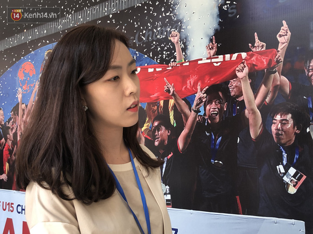 Nữ phóng viên xinh đẹp xứ kim chi: Người dân Hàn Quốc rất quan tâm đến mức lương của HLV Park Hang-seo tại Việt Nam - Ảnh 2.