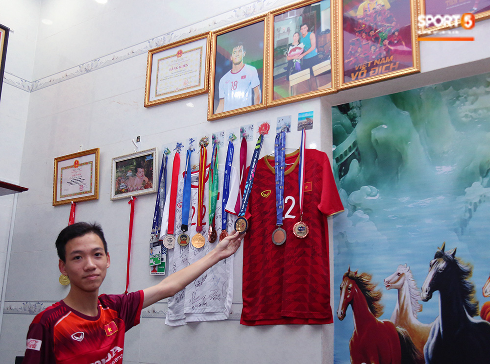 Em trai tiền đạo Tiến Linh: Em tin anh trai sẽ ghi bàn giúp U22 Việt Nam vô địch SEA Games 30 - Ảnh 1.