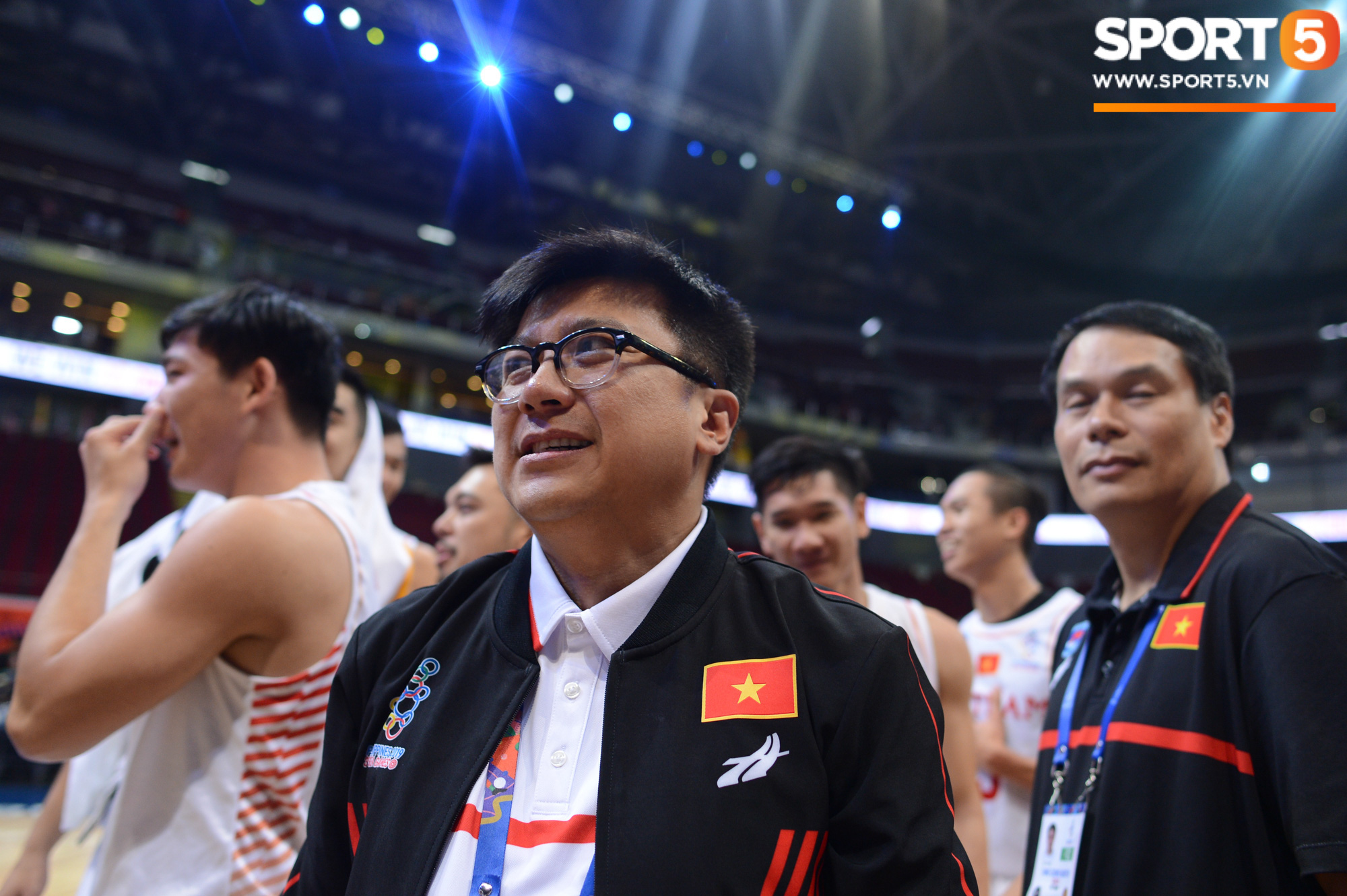 Chùm ảnh: Bật tung cảm xúc khi bóng rổ Việt Nam lần đầu giành tấm huy chương đồng tại SEA Games - Ảnh 7.