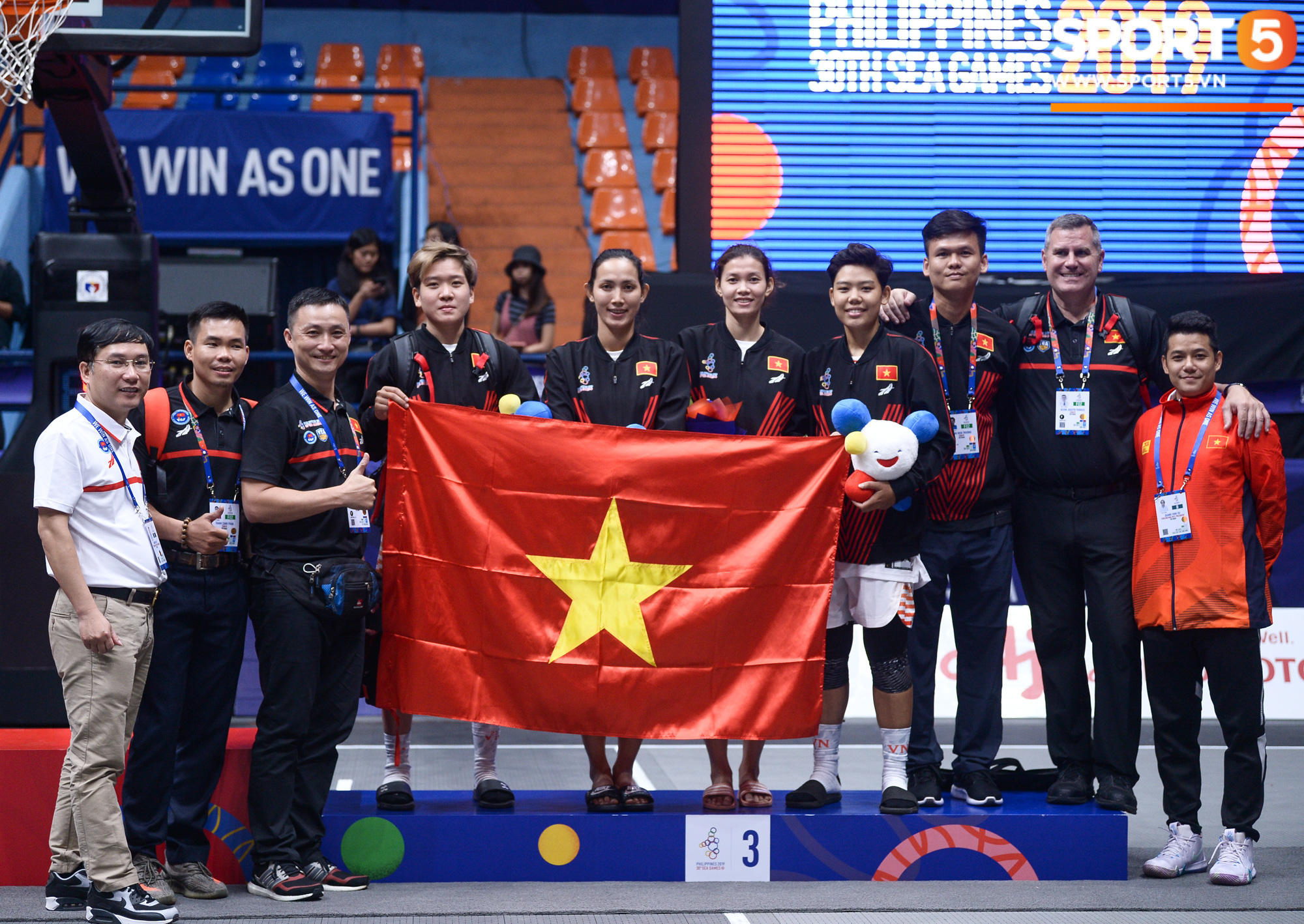 Bóng rổ Việt Nam viết nên trang sử mới sau 2 tấm huy chương lịch sử tại SEA Games 30 - Ảnh 4.