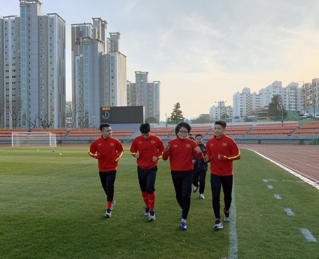 Quang Hải, Đình Trọng vẫn phải tập riêng ở ngày đầu tiên cùng U23 Việt Nam trên đất Hàn Quốc - Ảnh 1.