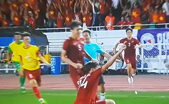 Cầu thủ đẹp trai nhất U22 Việt Nam kêu la đau đớn, gọi đây là khoảnh khắc phút giây sinh tử sau trận thắng U22 Indonesia - Ảnh 3.