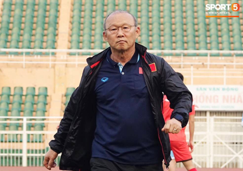 HLV Park Hang-seo: Thiếu Văn Hậu, nguy cơ thủng lưới của U23 Việt Nam tăng cao ở VCK U23 châu Á 2020 - Ảnh 3.