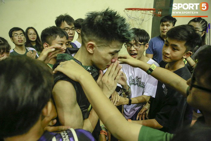 5 khoảnh khắc ấn tượng nhất của bóng rổ Việt Nam năm 2019: Mốc son chói lọi tại SEA Games 30, bản hợp đồng chuyên nghiệp khó tin của chàng trai trẻ bị ung thư xương - Ảnh 7.