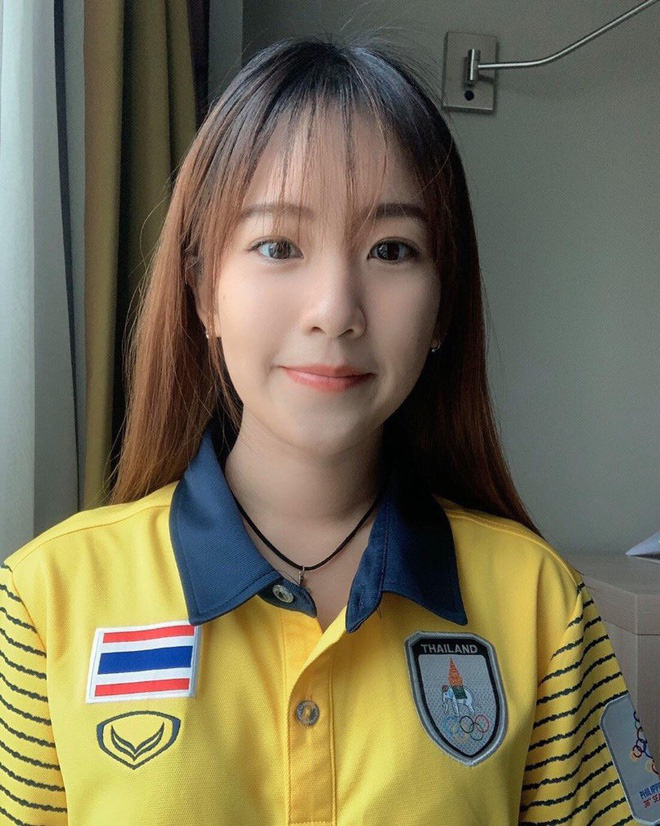 Đại chiến nhan sắc chẳng kém hot girl của những cô nàng bác sĩ trị liệu Việt Nam - Thái Lan tại SEA Games 2019 - Ảnh 1.