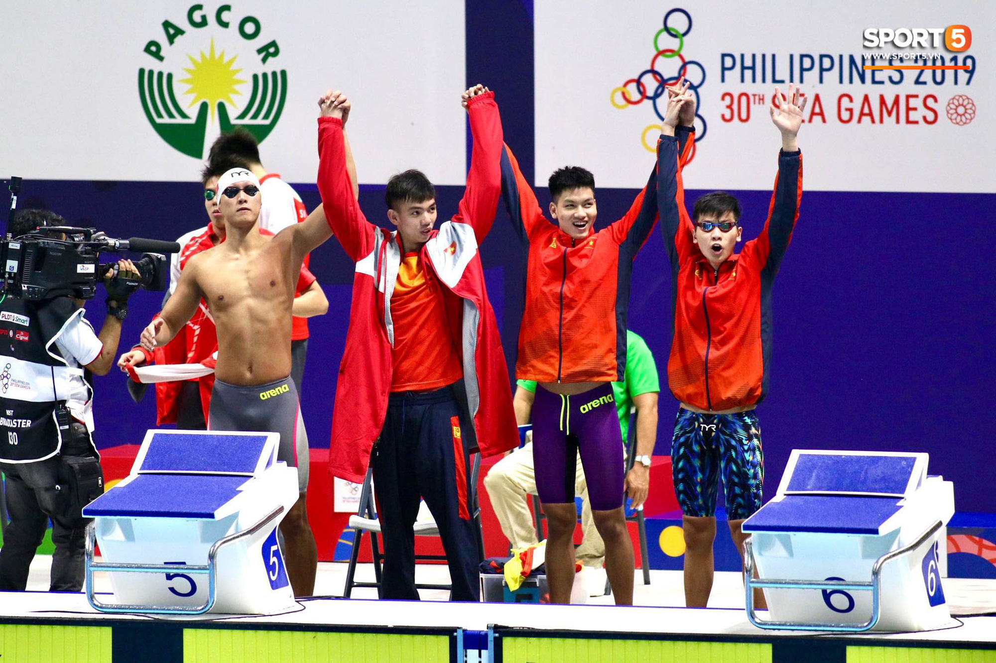 Nguyễn Huy Hoàng - Kình ngư sinh năm 2000 phá kỉ lục SEA Games và mở hàng huy chương vàng cho đội bơi Việt Nam - Ảnh 8.