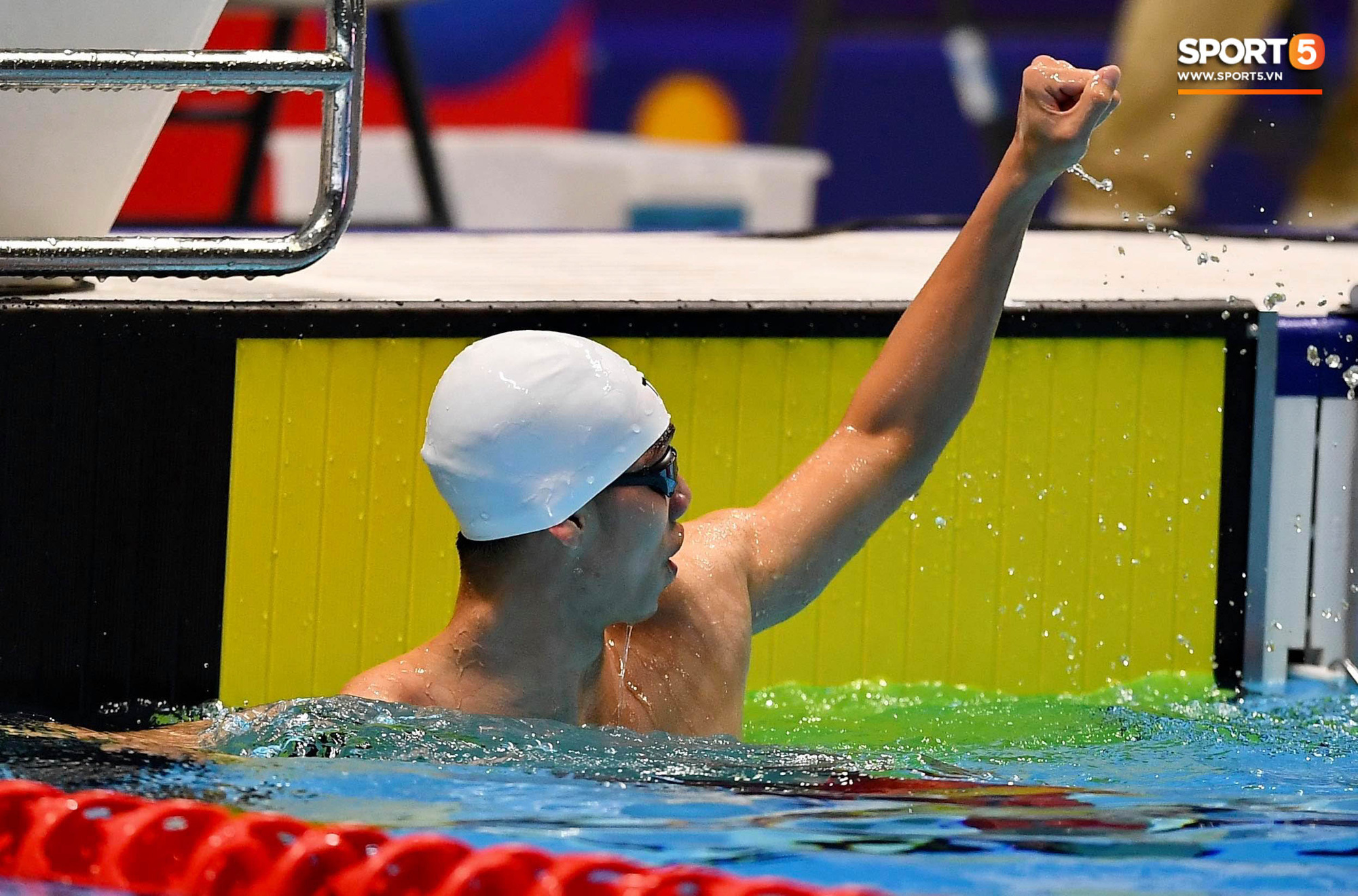 Nguyễn Huy Hoàng - Kình ngư sinh năm 2000 phá kỉ lục SEA Games và mở hàng huy chương vàng cho đội bơi Việt Nam - Ảnh 3.