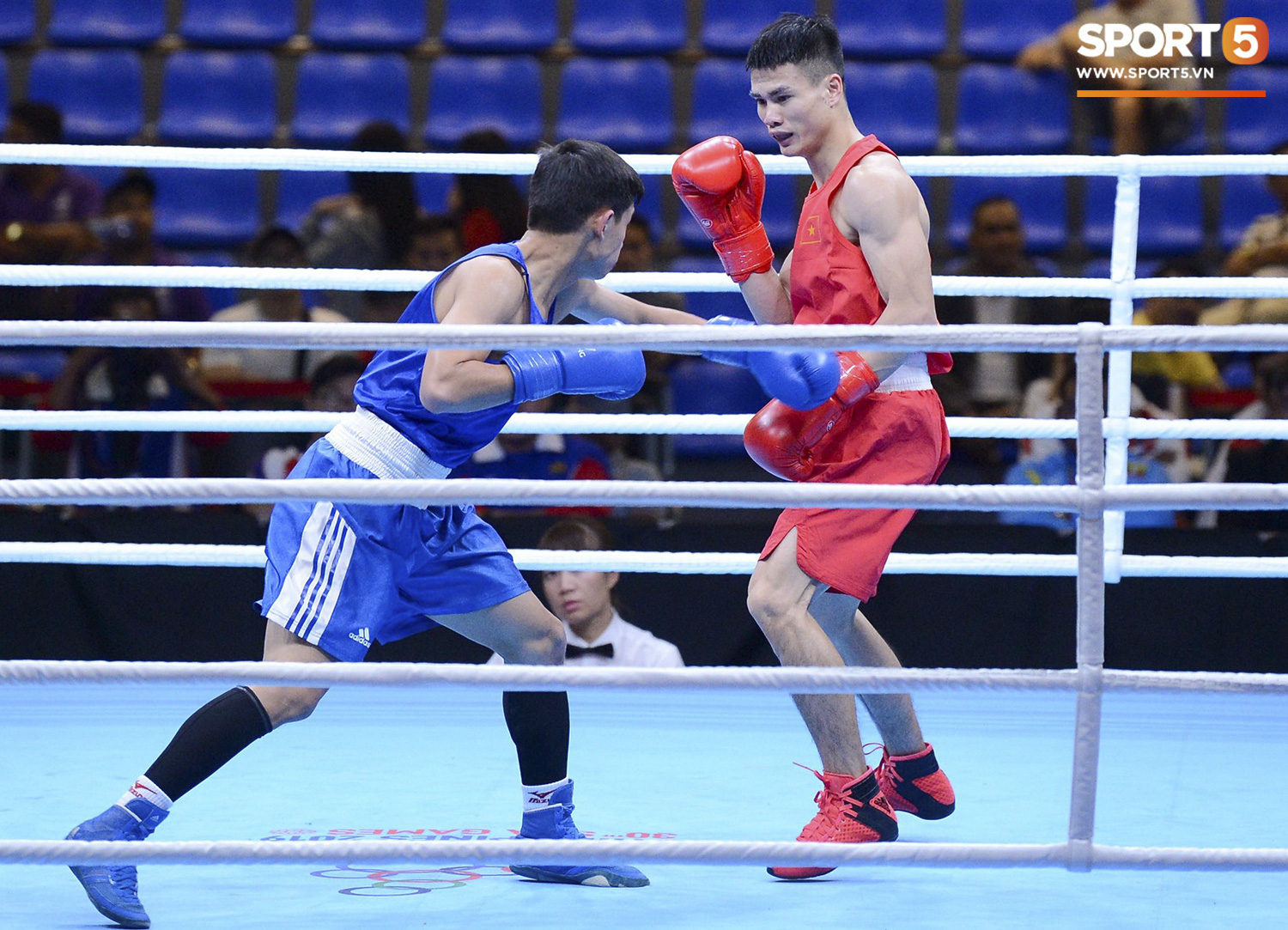Hai chiến thắng 5 sao giúp boxing Việt Nam có ngày ra quân mỹ mãn tại SEA Games 30 - Ảnh 6.
