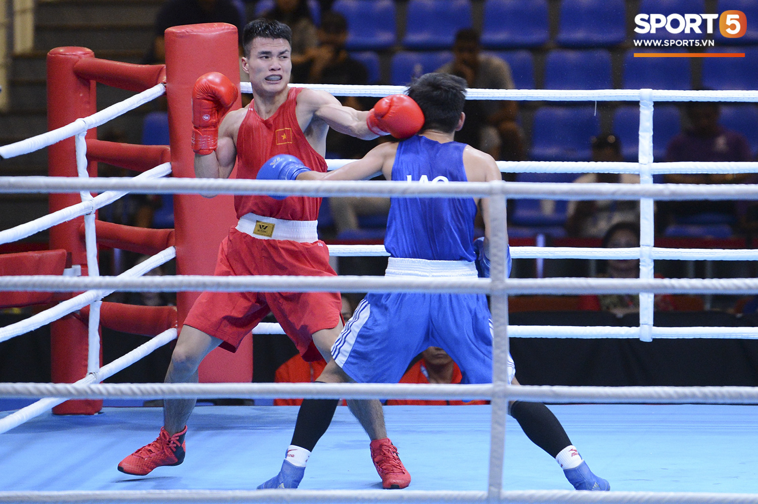 Hai chiến thắng 5 sao giúp boxing Việt Nam có ngày ra quân mỹ mãn tại SEA Games 30 - Ảnh 7.