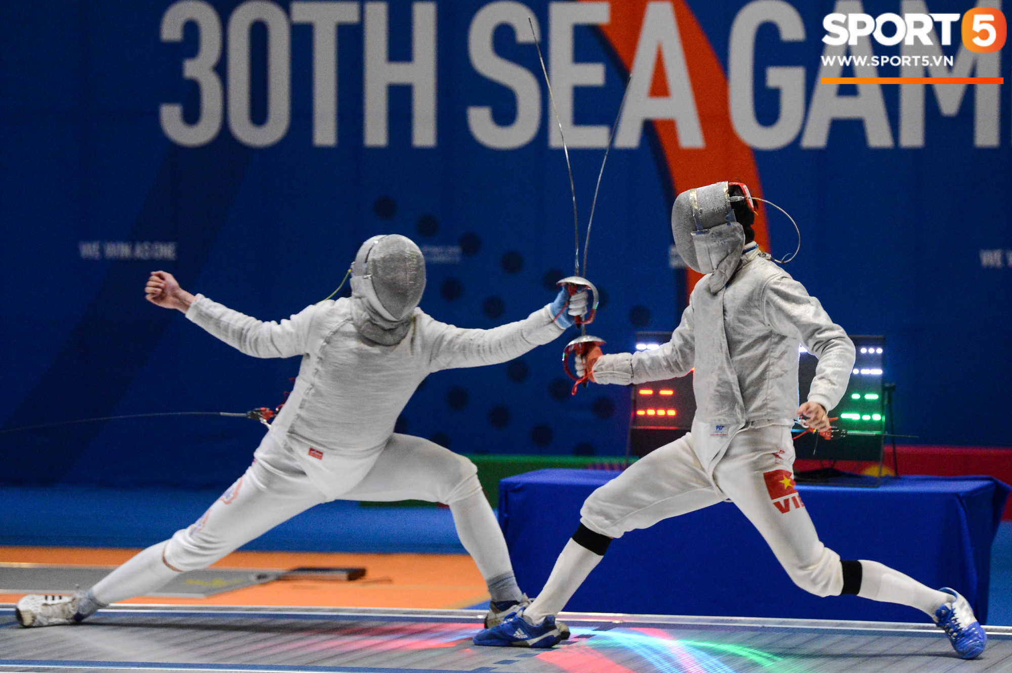 Bất chấp Thái Lan giở chiêu trò, nam thần đấu kiếm Vũ Thành An cùng đồng đội vẫn giành tấm huy chương vàng thứ 3 tại SEA Games 30 - Ảnh 3.