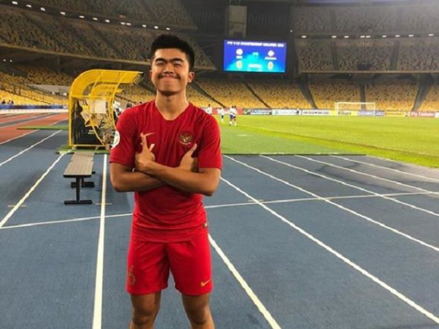Cầu thủ Indonesia giành HCĐ võ Muay Thai SEA Games 30 rồi bày tỏ mong muốn trở lại bóng đá, fan kêu gọi anh chàng tôn trọng hàm răng của đồng nghiệp - Ảnh 2.