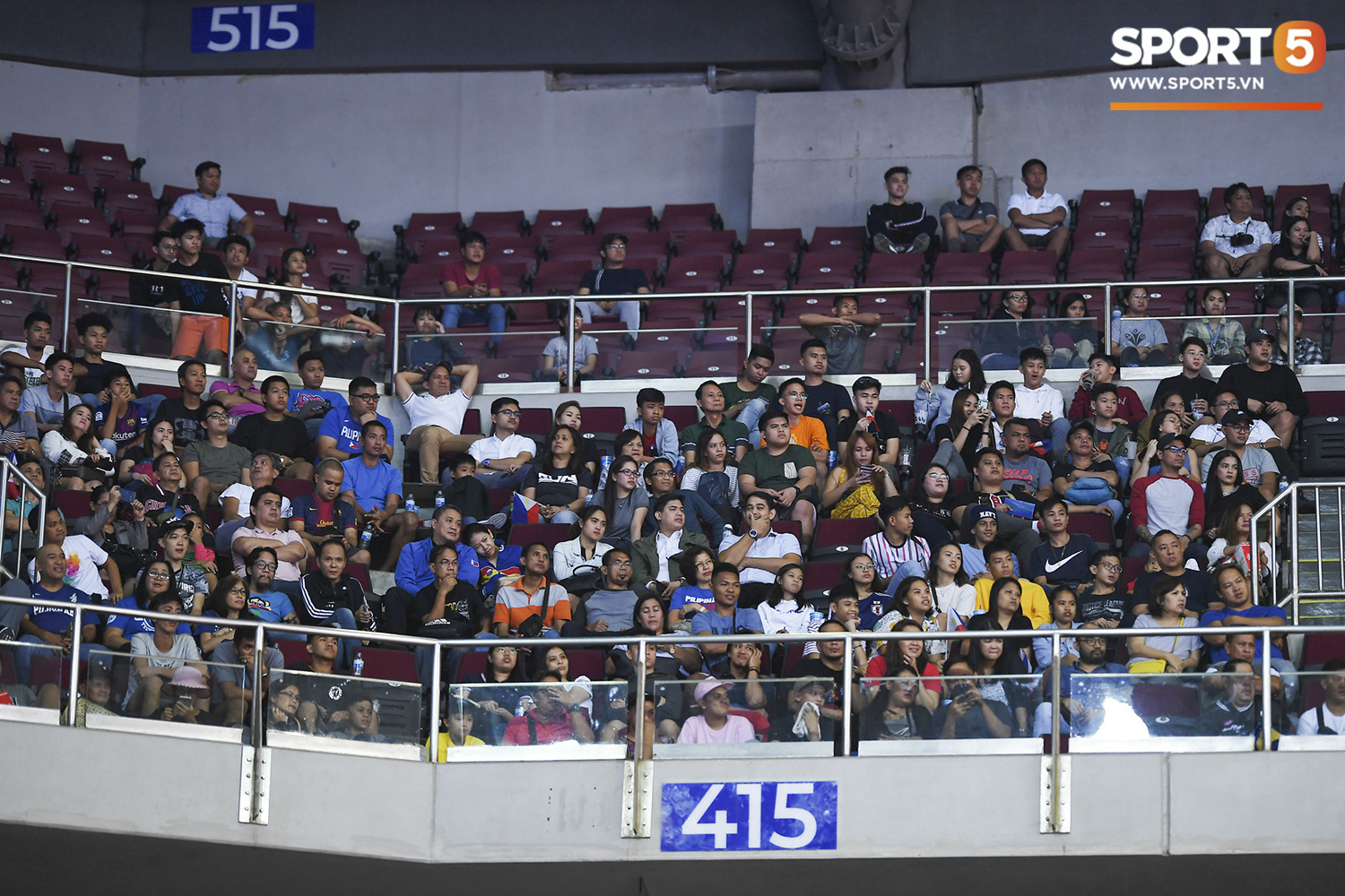 Choáng ngợp trước vẻ hào nhoáng của nhà thi đấu và sức ép từ 15.000 CĐV chủ nhà Philippines mà tuyển bóng rổ Việt Nam phải đối mặt - Ảnh 4.