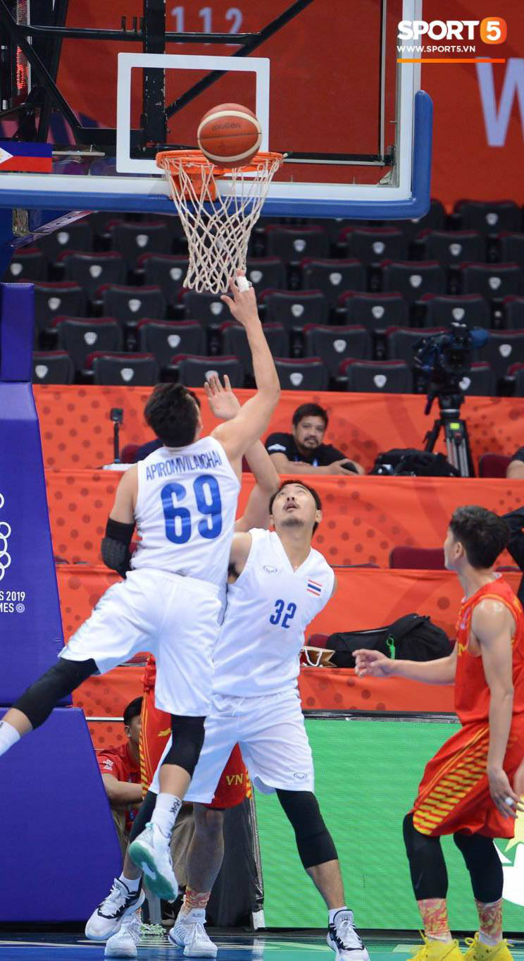 Trần Đăng Khoa bị truất quyền thi đấu, đội tuyển bóng rổ Việt Nam nhận thất bại đáng tiếc trong trận bán kết trước đối thủ truyền kiếp Thái Lan - Ảnh 5.