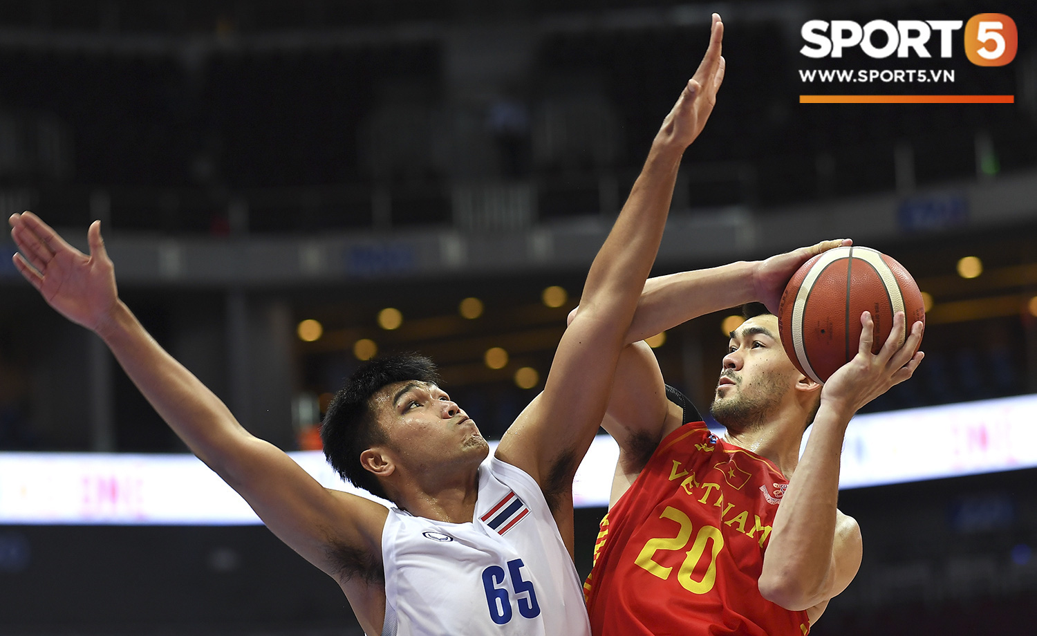 Tan giấc mộng vàng ở SEA Games 30, tuyển bóng rổ Việt Nam hướng tới tấm huy chương đồng thứ 2 - Ảnh 7.