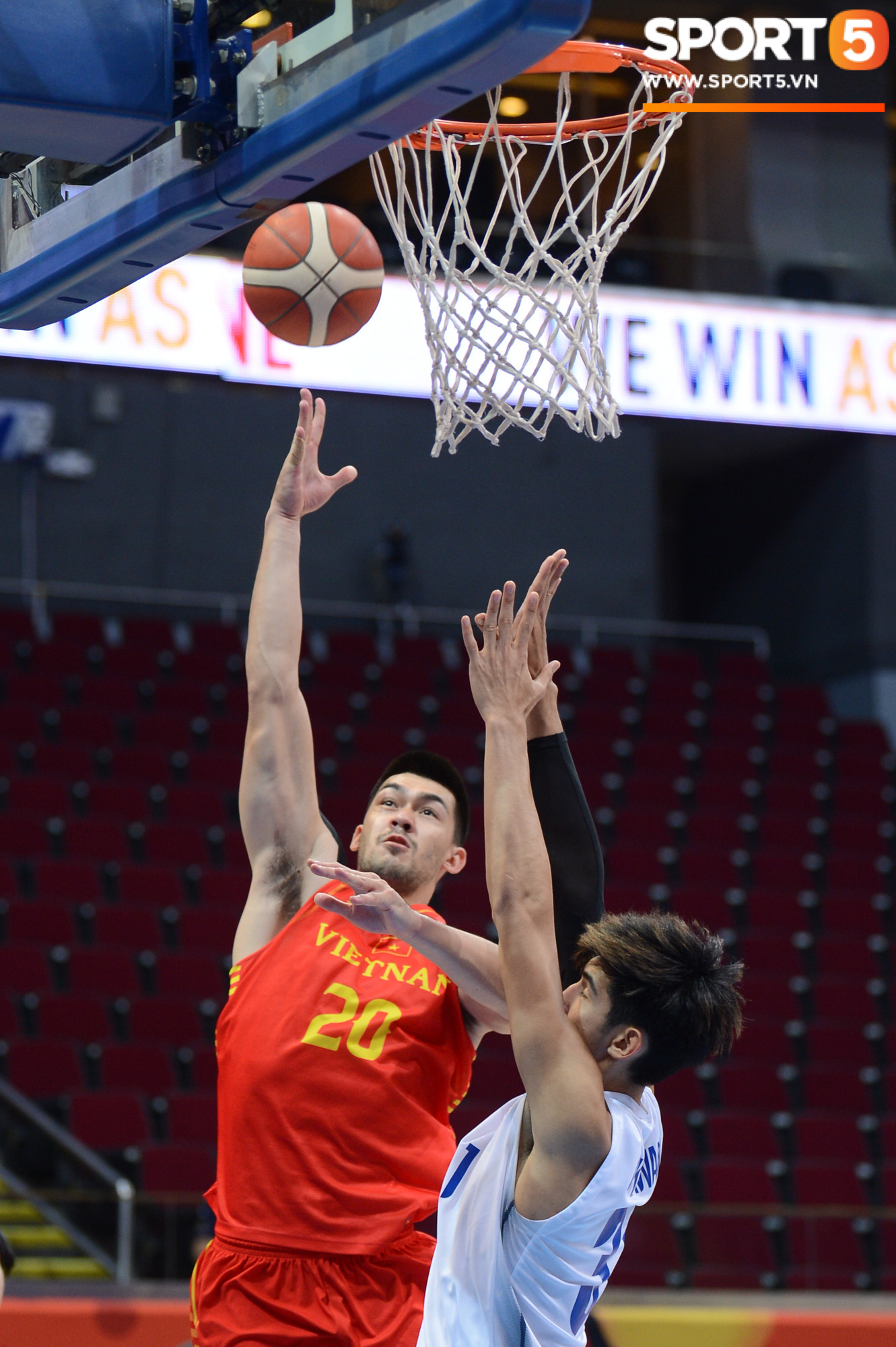 Tan giấc mộng vàng ở SEA Games 30, tuyển bóng rổ Việt Nam hướng tới tấm huy chương đồng thứ 2 - Ảnh 4.