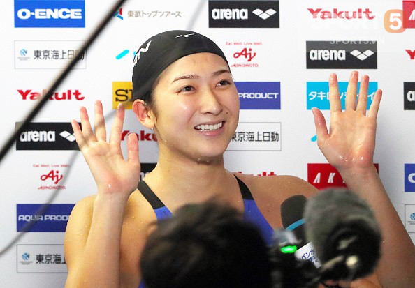 Người đẹp bơi lội Nhật Bản bị ung thư máu - Ảnh 3.