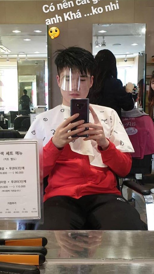 Hội cầu thủ Việt tại Hàn Quốc: Người làm mẫu cool ngầu, người đổi style tóc ấn tượng - Ảnh 4.