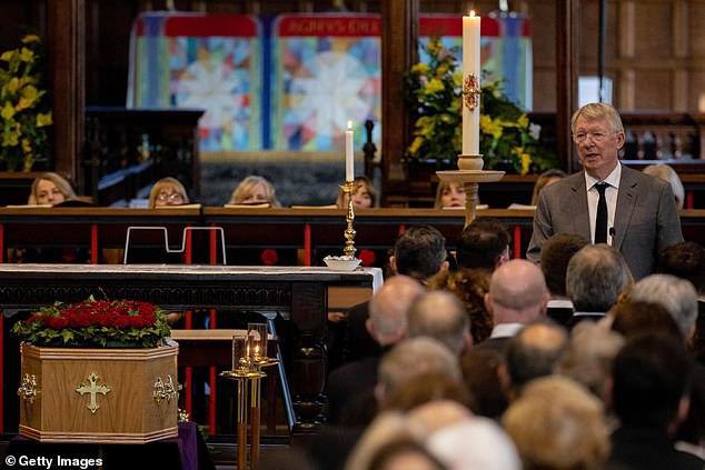 Sir Alex cùng thế hệ vàng 92 tham dự tang lễ của Eric Harrison - Ảnh 6.