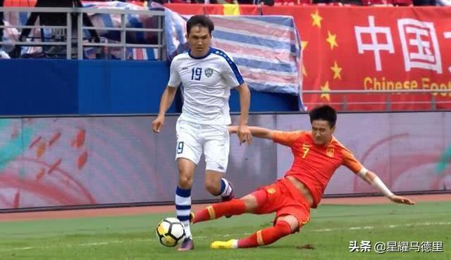 Tiền đạo trẻ sáng giá bậc nhất Trung Quốc bị CLB cấm thi đấu 1 tháng sau pha phạm lỗi rợn người - Ảnh 3.