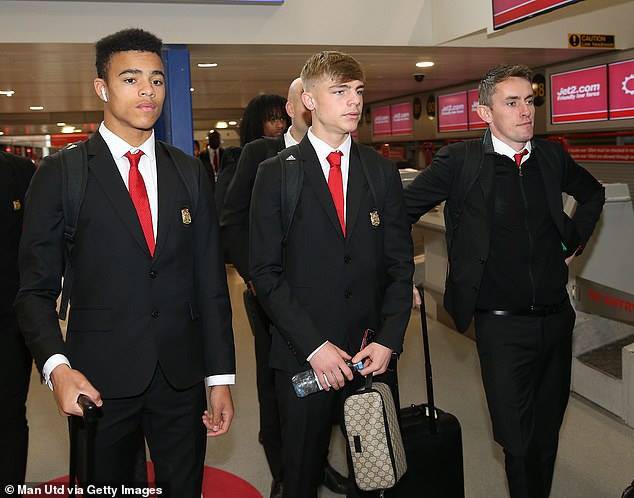Sir Alex Ferguson sang Paris để tiếp lửa cho các cầu thủ Manchester United - Ảnh 3.