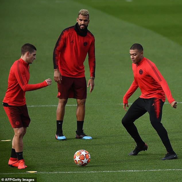Kylian Mbappe và các đồng đội thoải mái tập luyện chuẩn bị tiếp đón Man Utd - Ảnh 4.