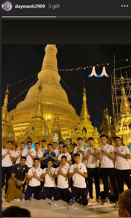Dàn sao Hà Nội FC thích thú khám phá ngôi chùa dát 90 tấn vàng tại Myanmar - Ảnh 2.