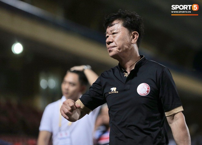Hà Nội trở lại ngôi đầu V.League 2019, HLV Chu Đình Nghiêm lại đau đầu vì lực lượng sứt mẻ - Ảnh 2.