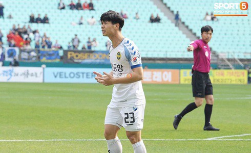 Bình luận viên Hàn Quốc: Công Phượng không phù hợp với lối chơi của Incheon United - Ảnh 2.