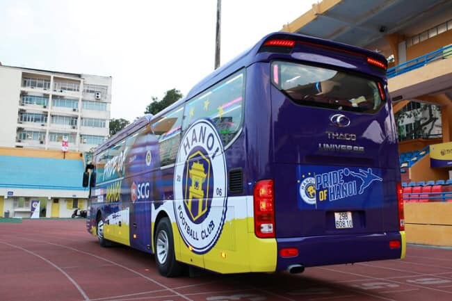 Thủ môn Văn Hoàng khẳng định xe buýt màu hường của Sài Gòn FC đẹp nhất V.League  - Ảnh 2.