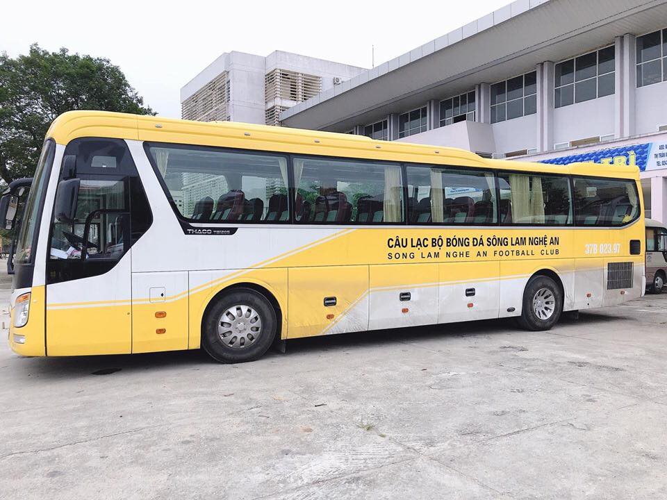 Thủ môn Văn Hoàng khẳng định xe buýt màu hường của Sài Gòn FC đẹp nhất V.League  - Ảnh 4.