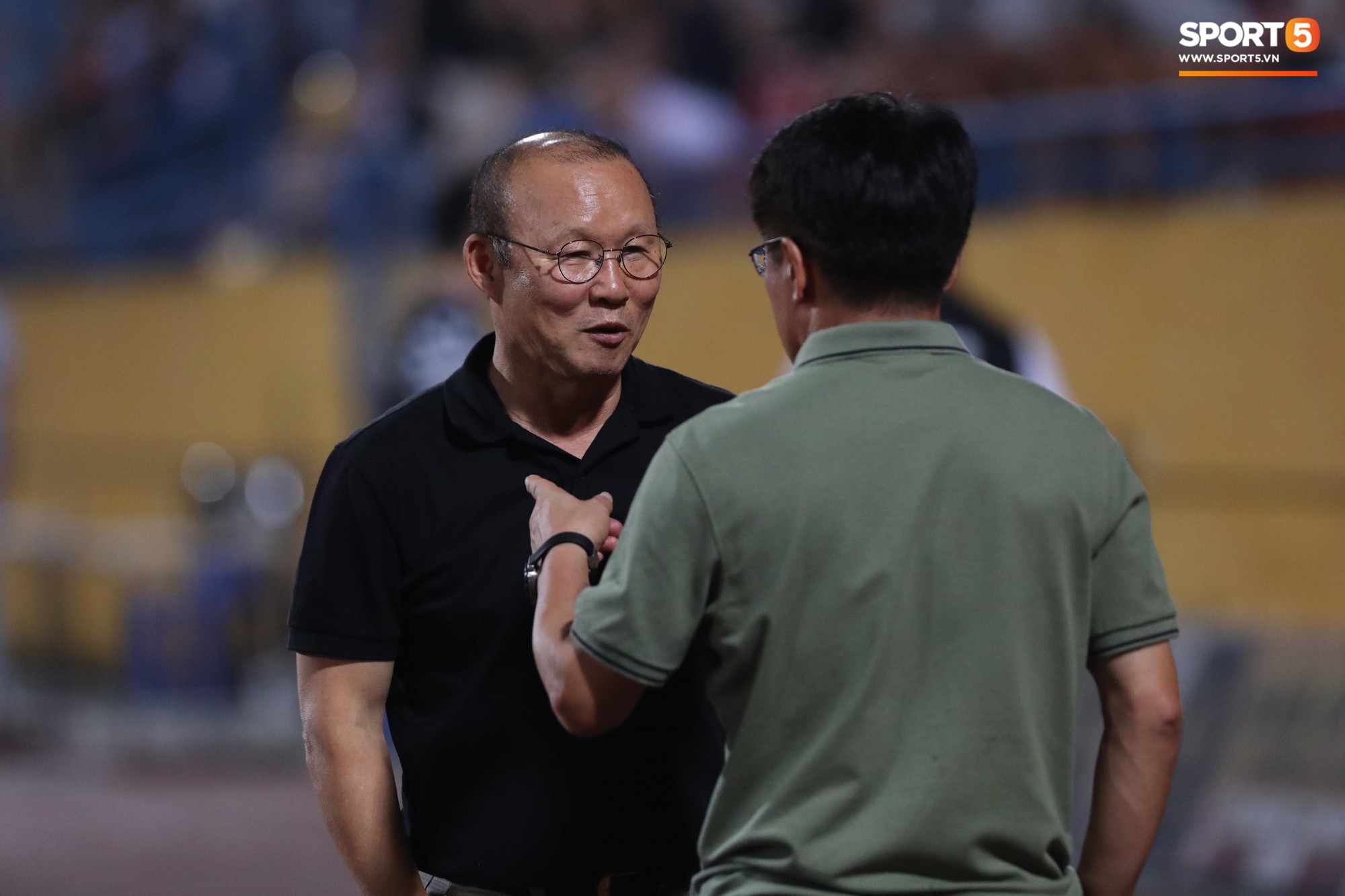 Thầy Park đầy suy tư khi chứng kiến Hải Quế, Tiến Dũng để thủng lưới tới 3 bàn trong trận đấu với Quảng Ninh - Ảnh 6.