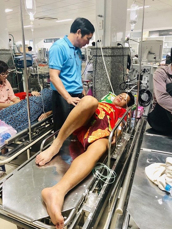 Cầu thủ U22 Việt Nam bị lõm xương đầu sau va chạm rợn người tại trong trận Bình Dương và Hà Nội FC - Ảnh 1.