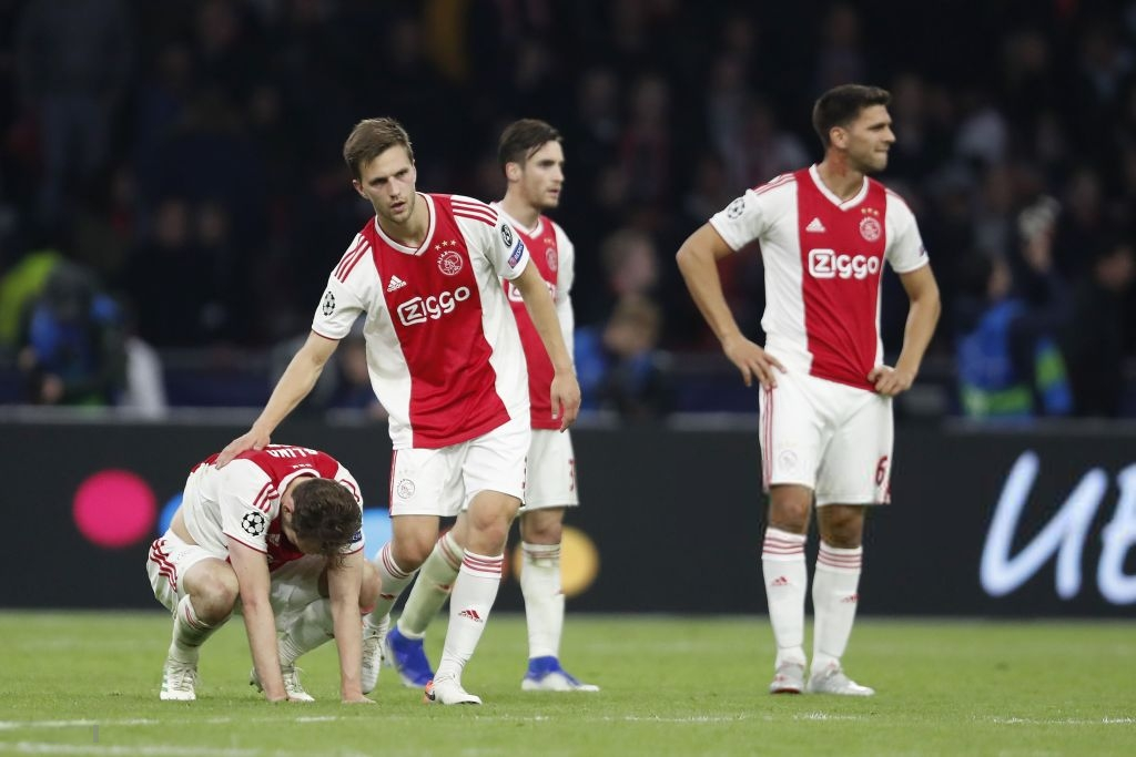Những hình ảnh tràn ngập đau thương của Ajax Amsterdam sau khi bị đội bóng của Son Heung-min kết liễu ở giây bù giờ cuối cùng - Ảnh 7.