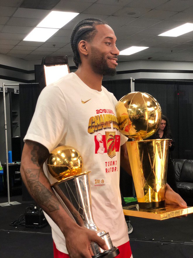 Dẫn dắt Toronto Raptors tới chức vô địch NBA 2019, Kawhi Leonard thiết lập hàng loạt kỷ lục mới - Ảnh 1.