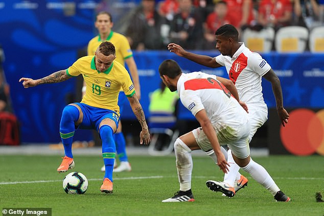 Dội mưa bàn thắng vào lưới Peru, Brazil thẳng tiến vào tứ kết Copa America 2019 - Ảnh 1.