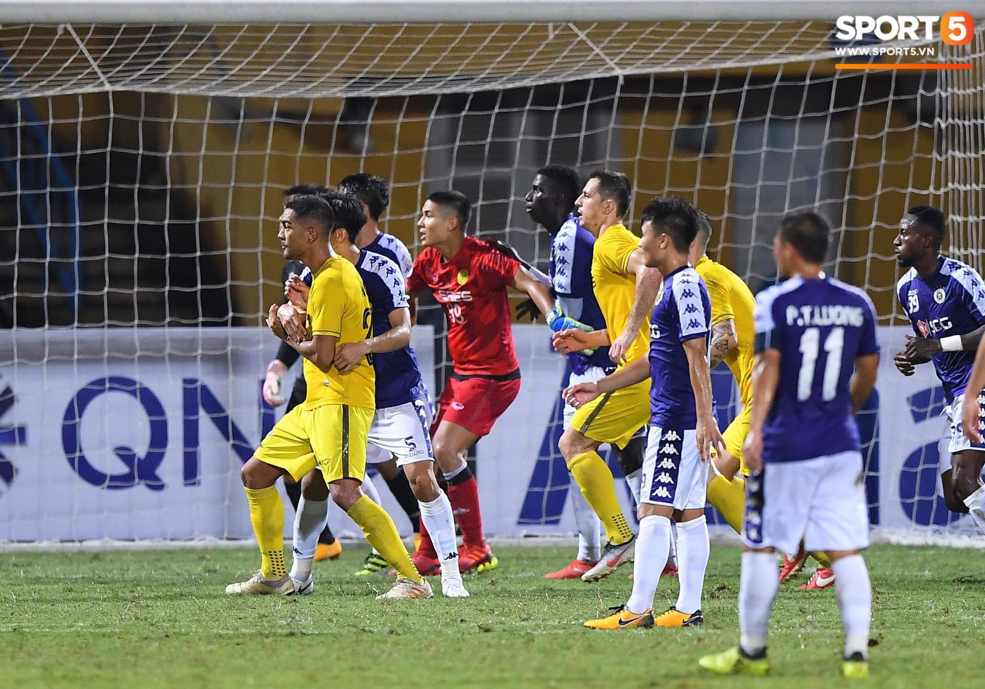 Chẳng phải những ngôi sao, người hùng thầm lặng này mới là nhân tố chính giúp Hà Nội FC làm nên lịch sử tại AFC Cup - Ảnh 6.