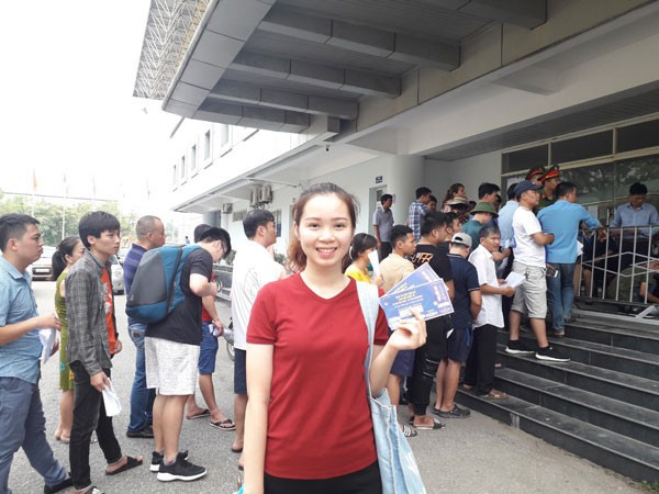 Vé theo dõi U23 Việt Nam tăng phi mã trên thị trường chợ đen tại Phú Thọ - Ảnh 2.