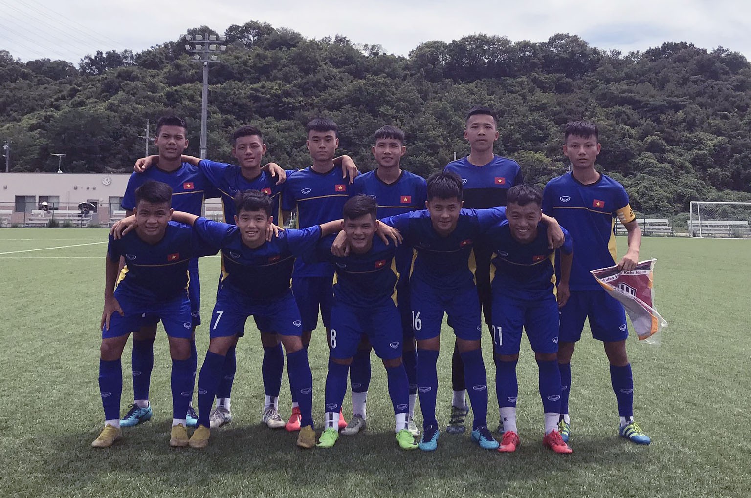 U15 Việt Nam nhận thất bại 0-5 trong trận đấu tập đầu tiên tại Nhật Bản - Ảnh 1.