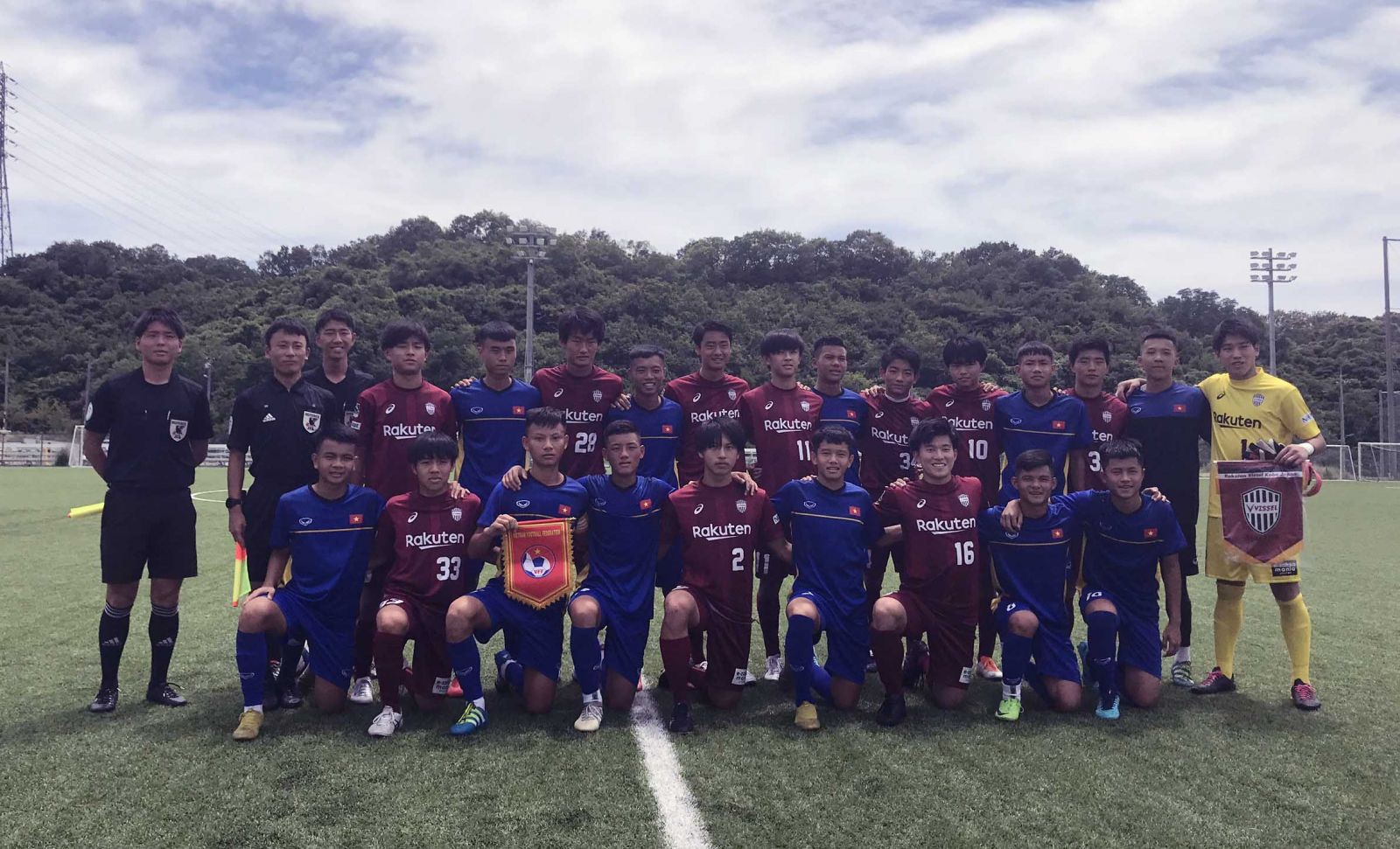 U15 Việt Nam nhận thất bại 0-5 trong trận đấu tập đầu tiên tại Nhật Bản - Ảnh 2.