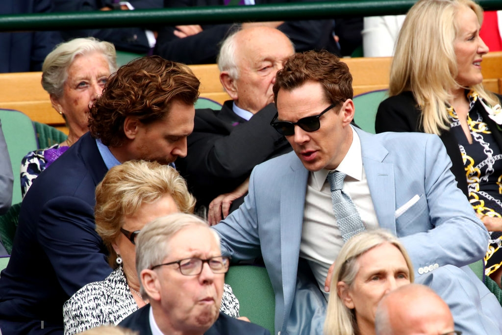 Chung kết Wimbledon: Công nương Kate chu môi ngạc nhiên tột độ khi chứng kiến trận siêu kinh điển làng quần vợt, Doctor Strange và Loki ngầu như đi thử vai Mật vụ Kingsman - Ảnh 7.