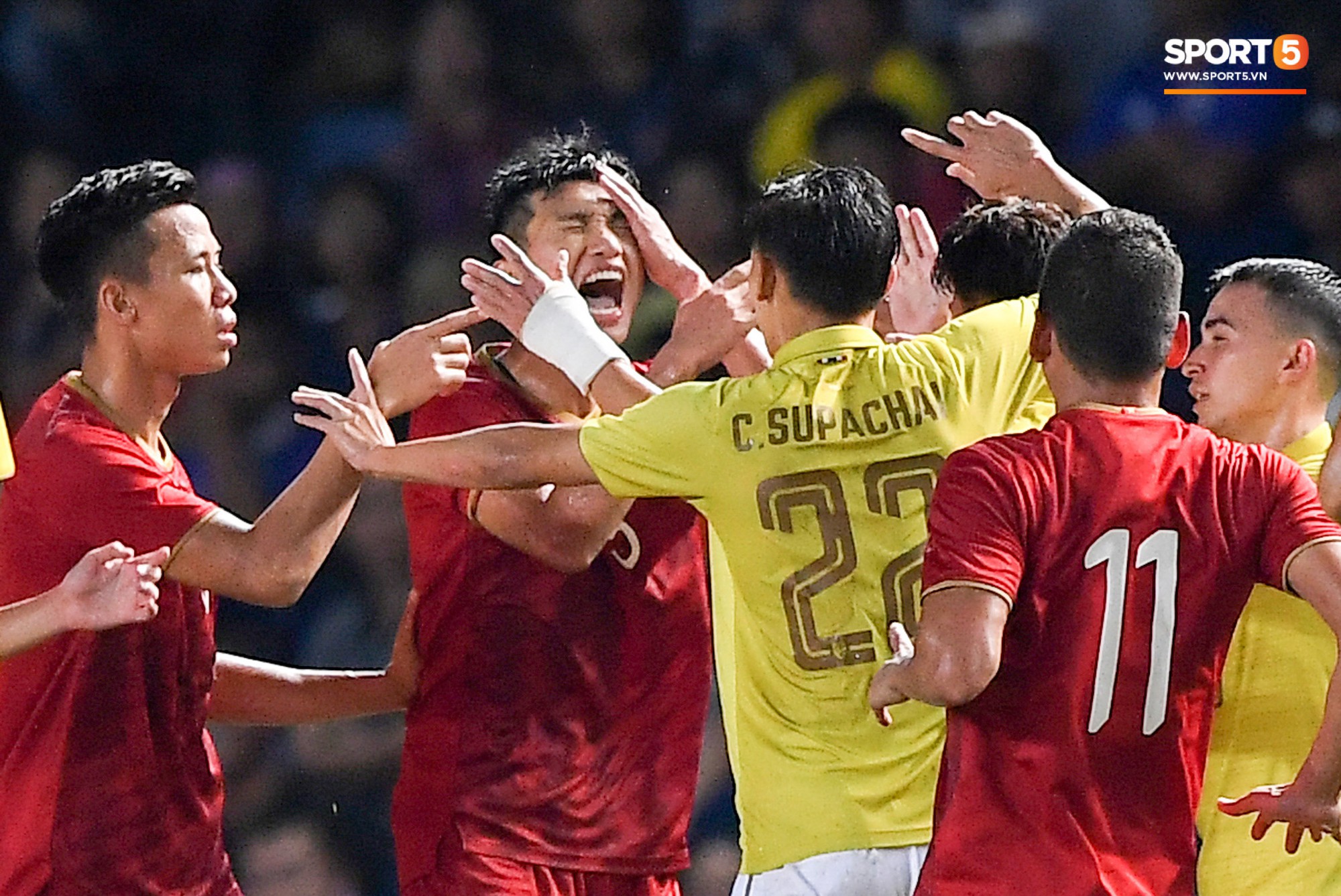 Nghi vấn hack cực mạnh đưa tuyển Việt Nam rơi vào AFF Cup thu nhỏ tại vòng loại World Cup - Ảnh 1.
