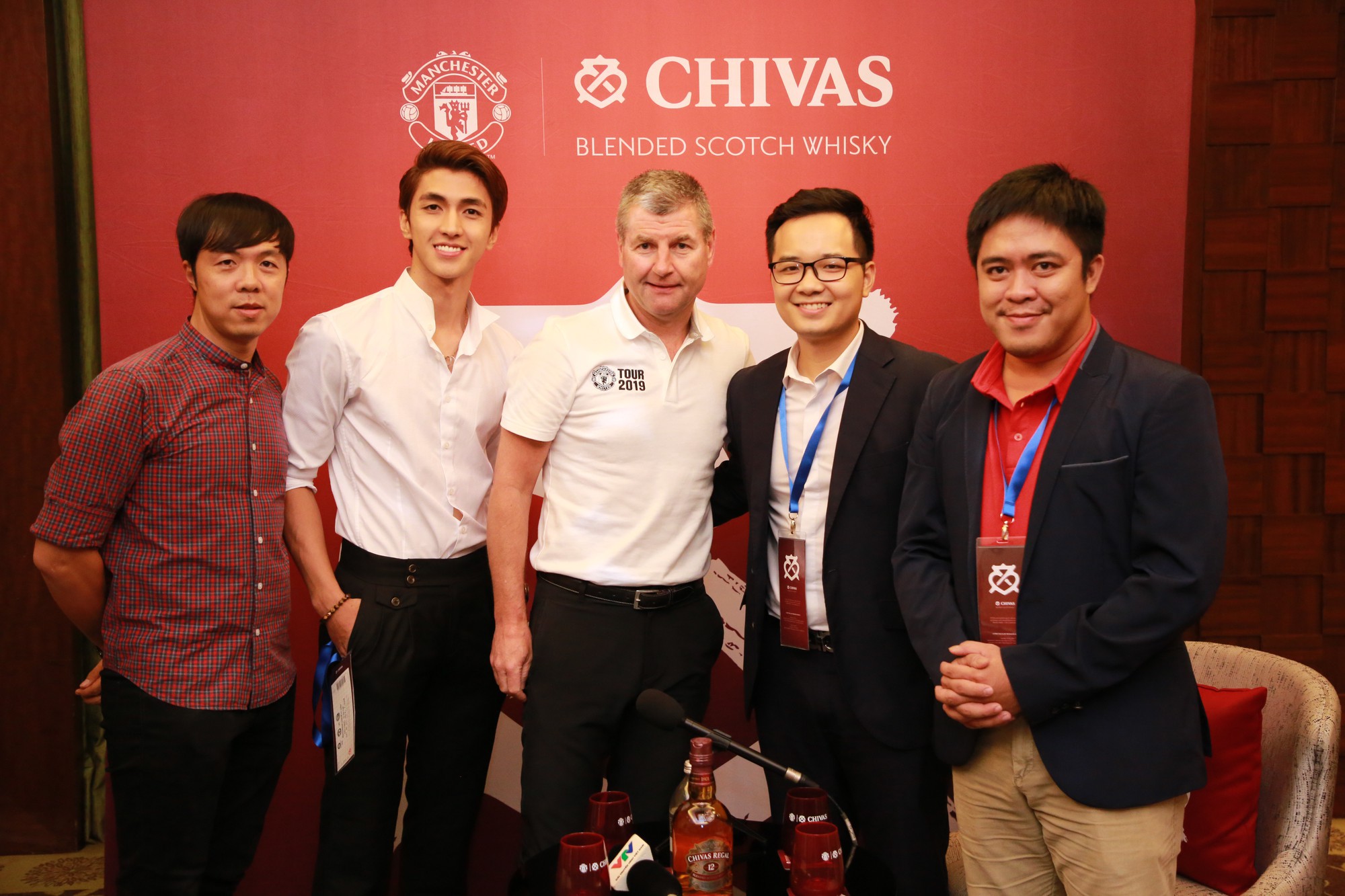 Cựu danh thủ MU: Cầu thủ Việt có thể đặt chân tới Manchester United - Ảnh 2.