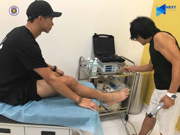 Văn Hậu lạc quan dù bỏ lỡ trận đấu với Thái Lan cùng ĐT Việt Nam: Chấn thương là điều bình thường, may chỉ nghỉ 4-5 tuần - Ảnh 1.