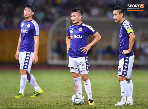 Quang Hải lên thần, ghi liên tiếp hai bàn đẹp mắt ở Cúp châu Á cho Hà Nội FC - Ảnh 2.