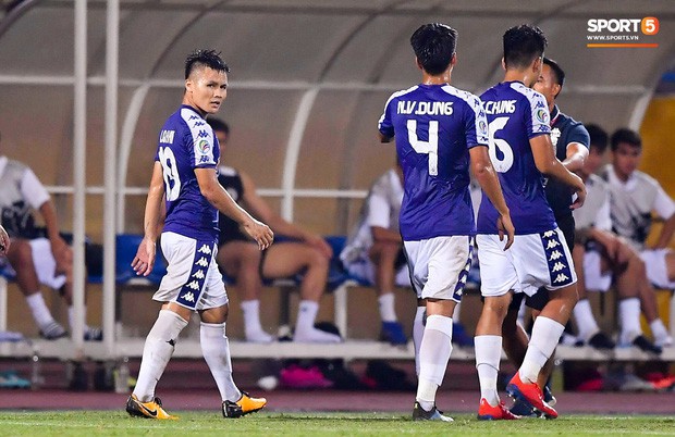 Quang Hải lên thần, ghi liên tiếp hai bàn đẹp mắt ở Cúp châu Á cho Hà Nội FC - Ảnh 8.